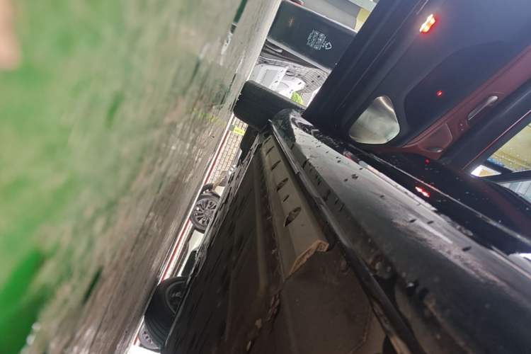 Used Hima AITO M5 2025 Extended-Range Ultra Rear-Wheel-Drive Version Left Side Sill