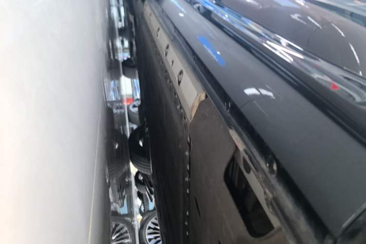 Used Hima AITO M5 2025 Extended-Range Ultra Rear-Wheel-Drive Version Left Side Sill