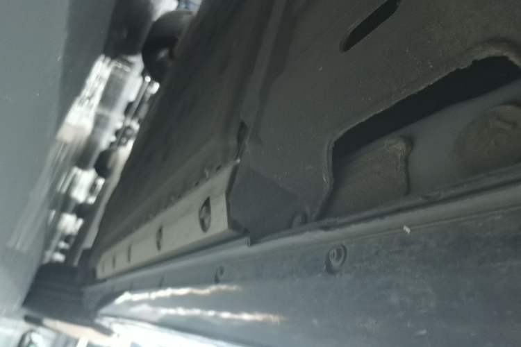 Used Hima AITO M5 2025 Extended-Range Ultra Rear-Wheel-Drive Version Left Side Sill