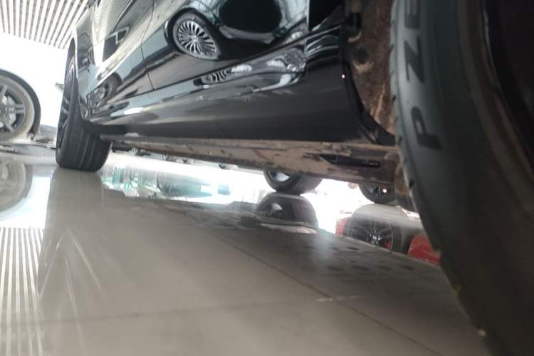 Used Hima AITO M5 2025 Extended-Range Ultra Rear-Wheel-Drive Version Left Side Sill