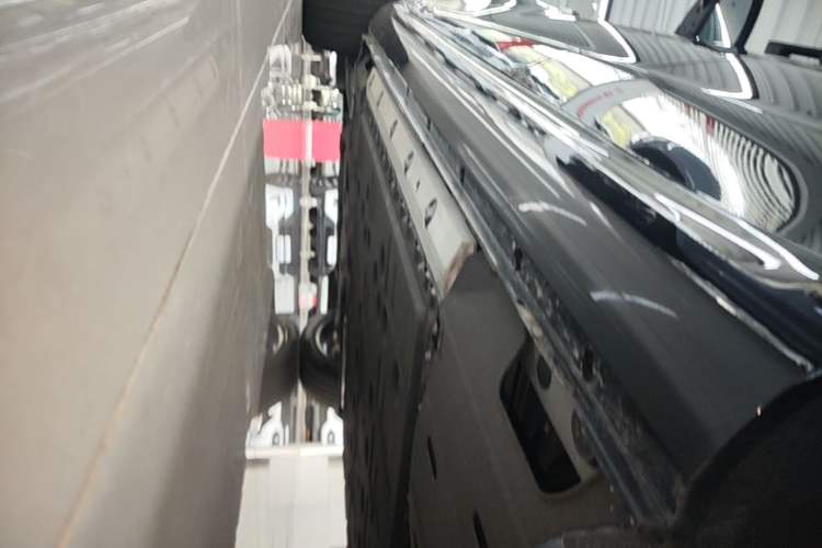 Used Hima AITO M5 2025 Extended-Range Ultra All-Wheel-Drive Version Left Side Sill