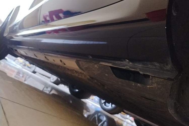 Used Hima AITO M5 2025 Extended-Range Ultra Rear-Wheel-Drive Version Left Side Sill