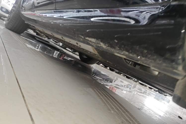 Used Hima AITO M5 2025 Extended-Range Ultra Rear-Wheel-Drive Version Left Side Sill