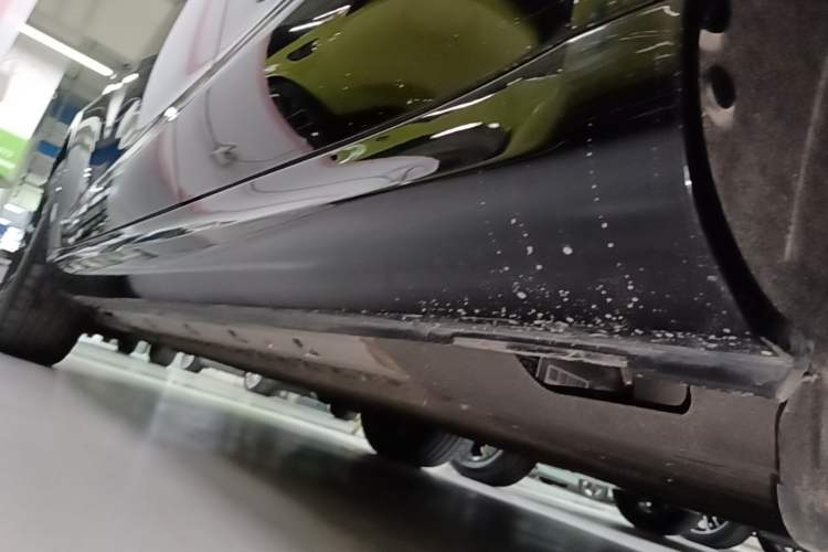 Used Hima AITO M5 2025 Extended-Range Ultra Rear-Wheel-Drive Version Left Side Sill