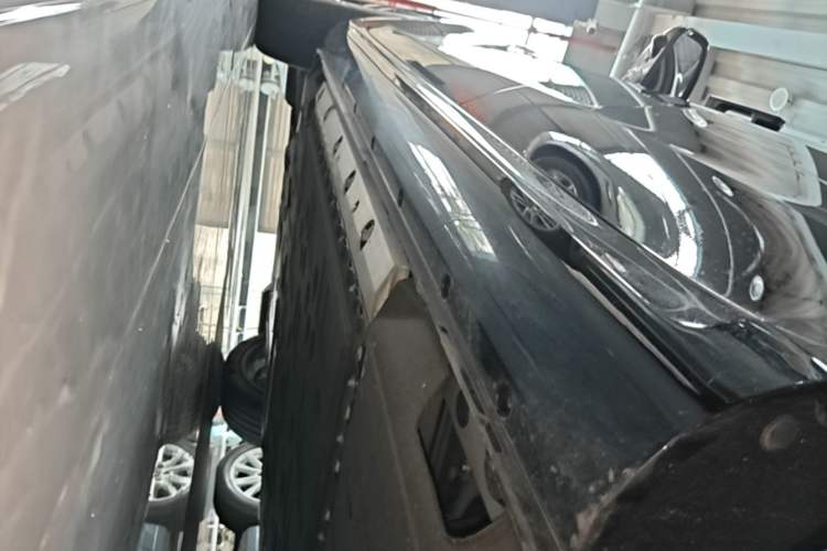 Used Hima AITO M5 2025 Extended-Range Ultra All-Wheel-Drive Version Left Side Sill