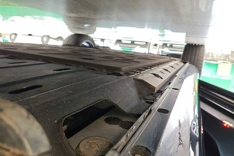 Used Hima AITO M5 2025 Extended-Range Ultra Rear-Wheel-Drive Version Left Side Sill