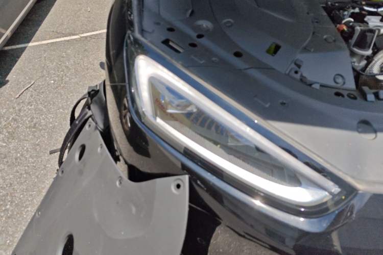 Used Hima AITO M5 2025 Extended-Range Ultra Rear-Wheel-Drive Version Right Front Headlight