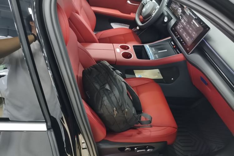 Used Hima AITO M5 2025 Extended-Range Ultra Rear-Wheel-Drive Version Right Front Seat