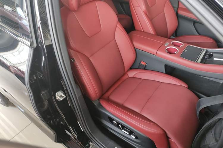 Used Hima AITO M5 2025 Extended-Range Ultra Rear-Wheel-Drive Version Right Front Seat