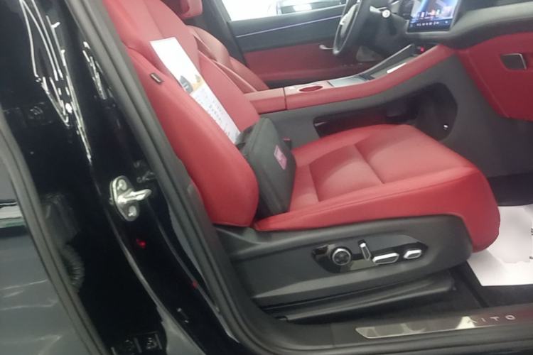 Used Hima AITO M5 2025 Extended-Range Ultra Rear-Wheel-Drive Version Right Front Seat