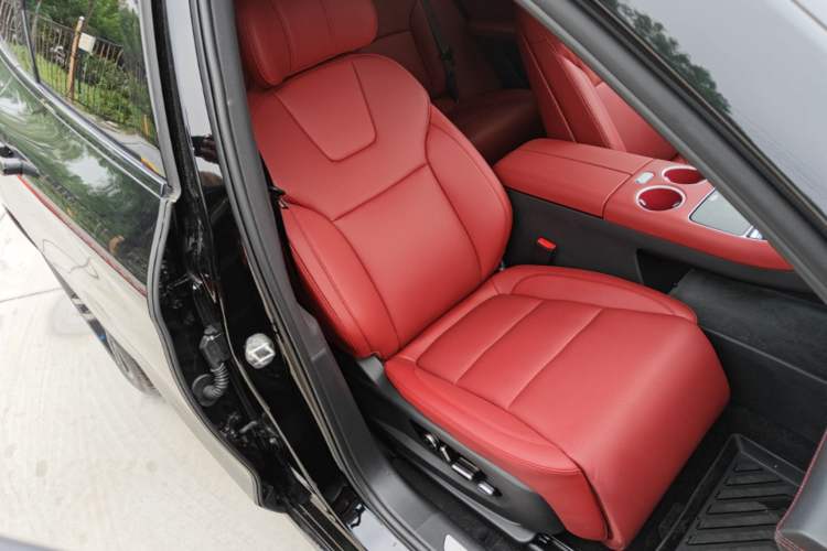 Used Hima AITO M5 2025 Extended-Range Ultra Rear-Wheel-Drive Version Right Front Seat