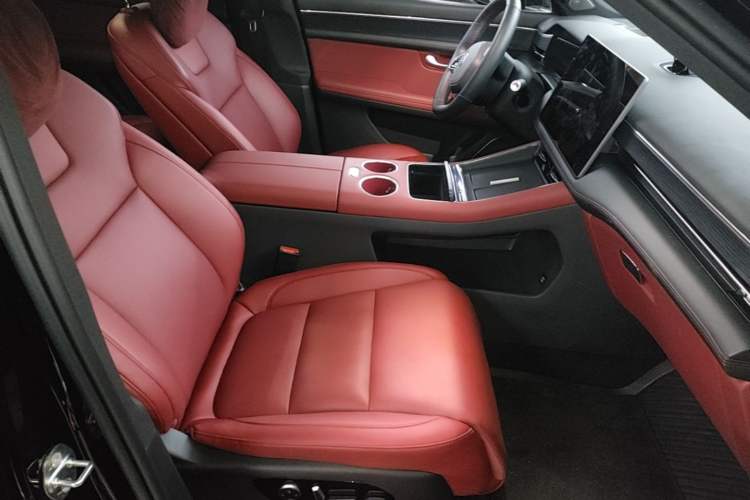 Used Hima AITO M5 2025 Extended-Range Ultra Rear-Wheel-Drive Version Right Front Seat