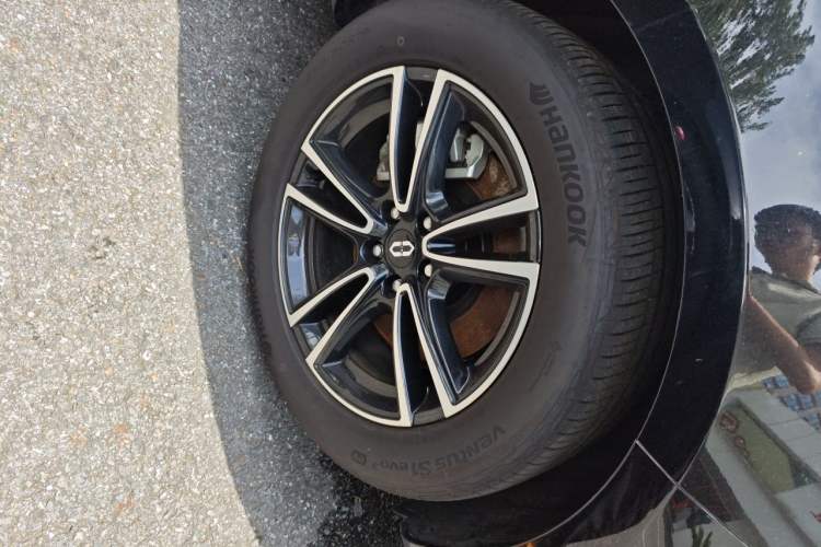 Used Hima AITO M5 2025 Extended-Range Ultra Rear-Wheel-Drive Version Right Front Wheel Hub