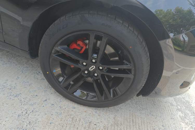 Used Hima AITO M5 2025 Extended-Range Ultra Rear-Wheel-Drive Version Right Front Wheel Hub