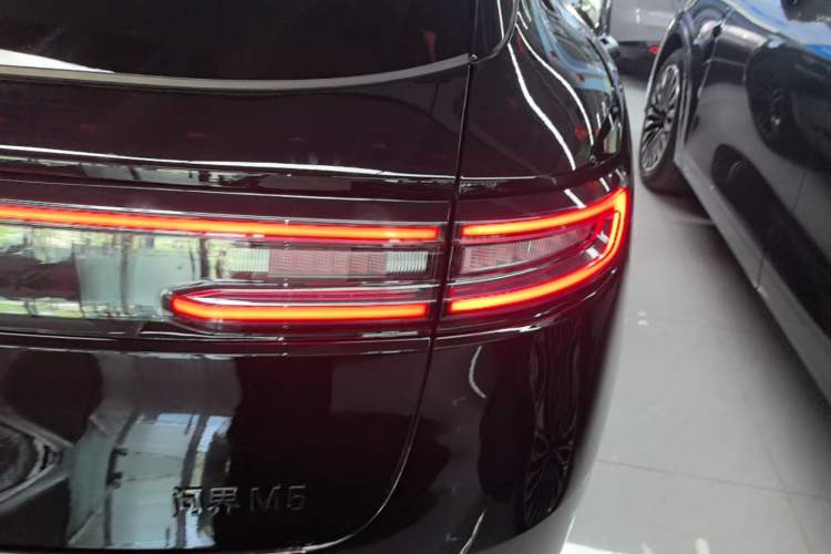 Used Hima AITO M5 2025 Extended-Range Ultra Rear-Wheel-Drive Version Right Rear Taillight