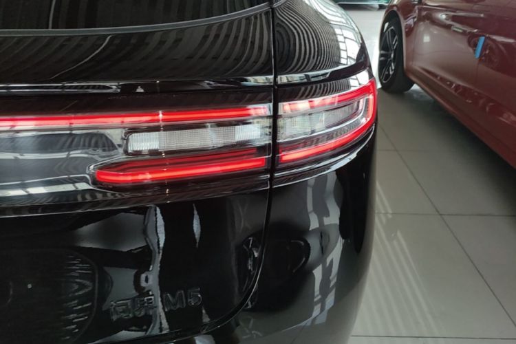 Used Hima AITO M5 2025 Extended-Range Ultra Rear-Wheel-Drive Version Right Rear Taillight
