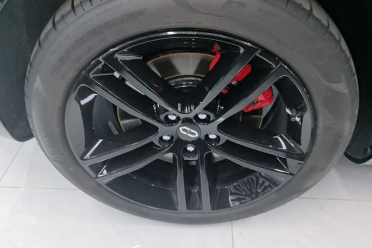 Used Hima AITO M5 2025 Extended-Range Ultra Rear-Wheel-Drive Version Right Rear Wheel Hub