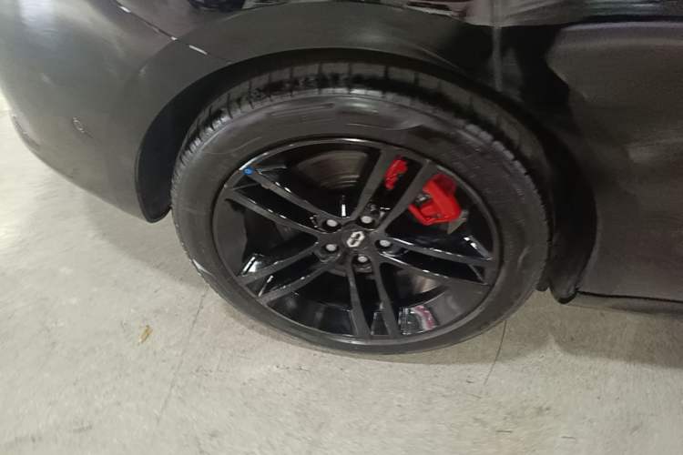 Used Hima AITO M5 2025 Extended-Range Ultra Rear-Wheel-Drive Version Right Rear Wheel Hub