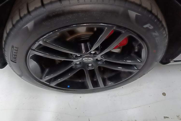 Used Hima AITO M5 2025 Extended-Range Ultra Rear-Wheel-Drive Version Right Rear Wheel Hub