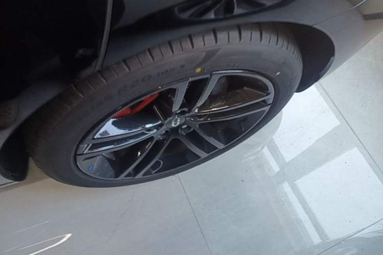 Used Hima AITO M5 2025 Extended-Range Ultra Rear-Wheel-Drive Version Right Rear Wheel Hub