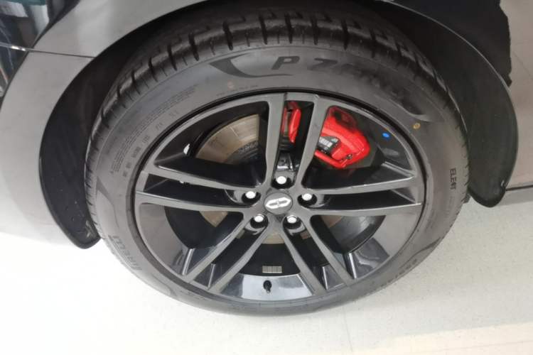 Used Hima AITO M5 2025 Extended-Range Ultra Rear-Wheel-Drive Version Right Rear Wheel Hub