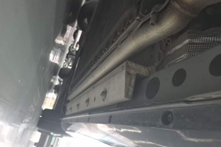 Used Hima AITO M5 2025 Extended-Range Ultra Rear-Wheel-Drive Version Right Side Sill