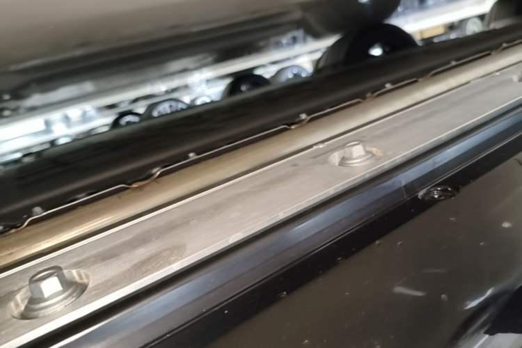 Used Hima AITO M5 2025 Extended-Range Ultra Rear-Wheel-Drive Version Right Side Sill