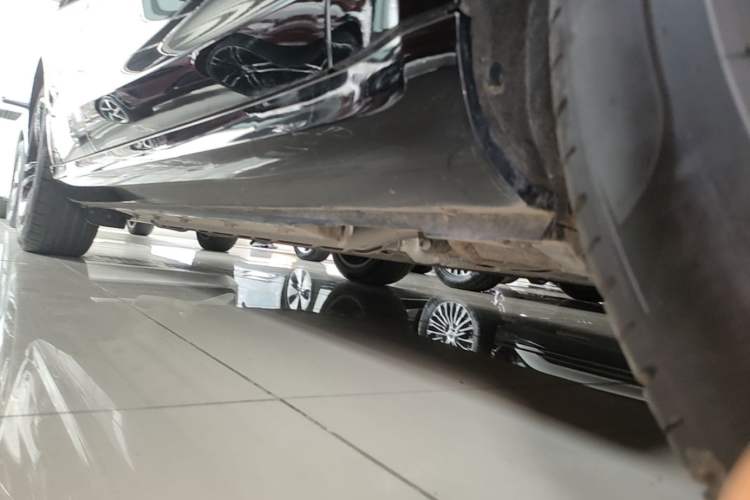 Used Hima AITO M5 2025 Extended-Range Ultra Rear-Wheel-Drive Version Right Side Sill