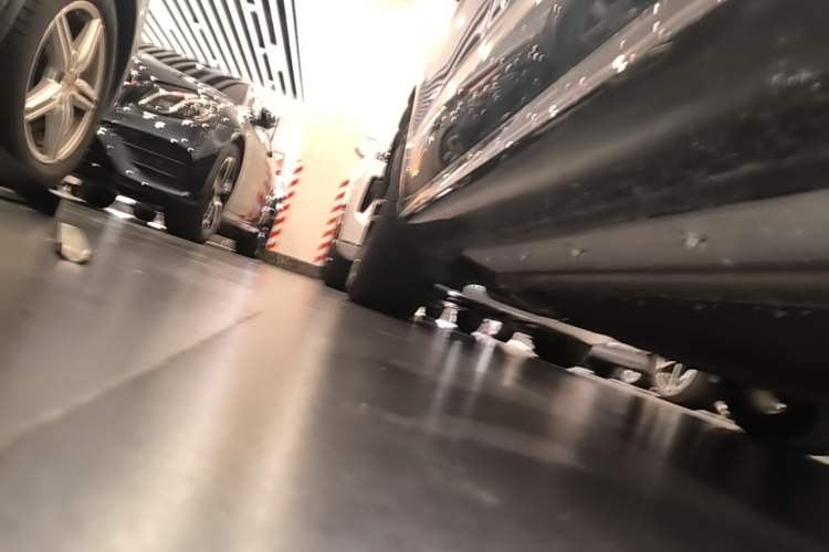 Used Hima AITO M5 2025 Extended-Range Ultra Rear-Wheel-Drive Version Right Side Sill