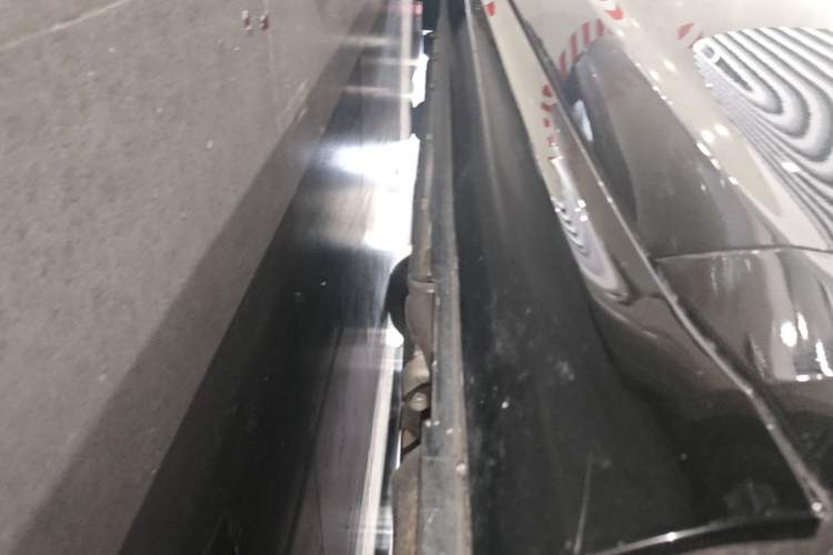 Used Hima AITO M5 2025 Extended-Range Ultra Rear-Wheel-Drive Version Right Side Sill