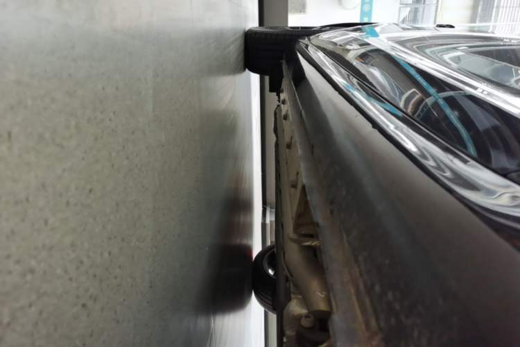 Used Hima AITO M5 2025 Extended-Range Ultra Rear-Wheel-Drive Version Right Side Sill