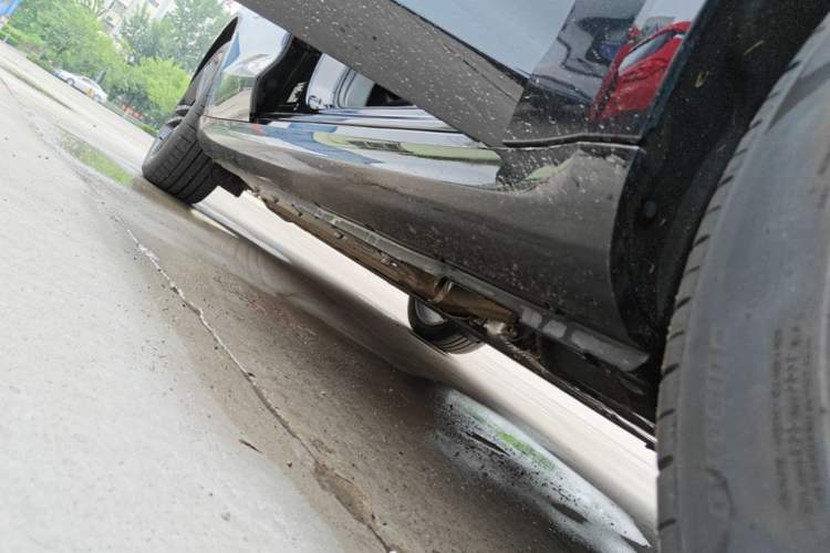 Used Hima AITO M5 2025 Extended-Range Ultra Rear-Wheel-Drive Version Right Side Sill