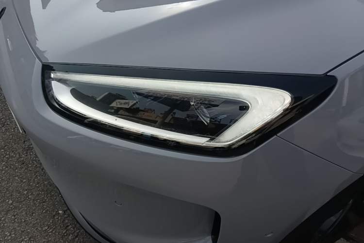 Used Hima AITO M5 2025 Extended-Range Ultra All-Wheel-Drive Version Left Front Headlight