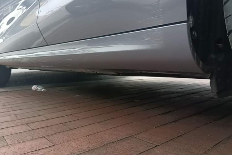 Used Hima AITO M5 2025 Extended-Range Ultra All-Wheel-Drive Version Left Side Sill