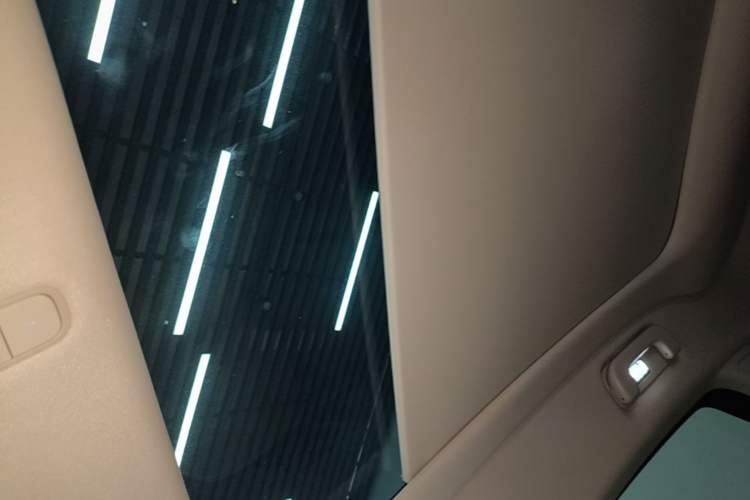 Used Hima AITO M5 2025 Extended-Range Ultra All-Wheel-Drive Version Headliner