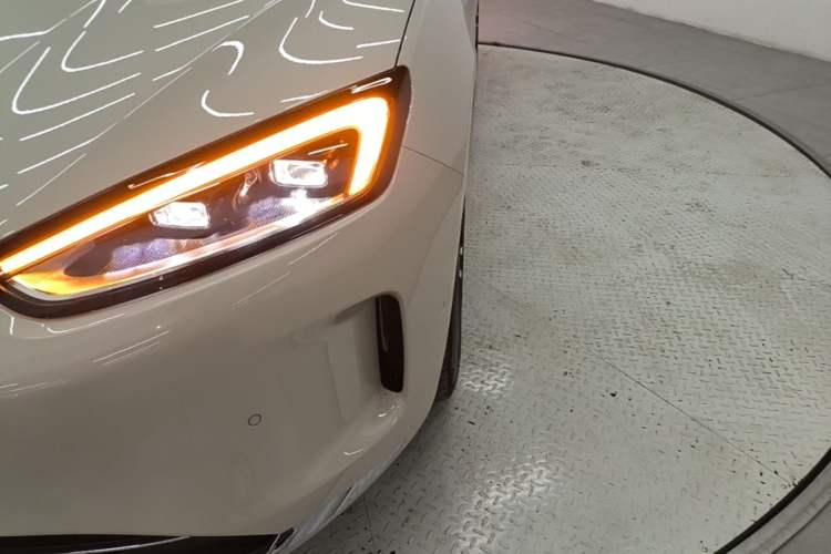 Used Hima AITO M5 2025 Extended-Range Ultra All-Wheel-Drive Version Left Front Headlight
