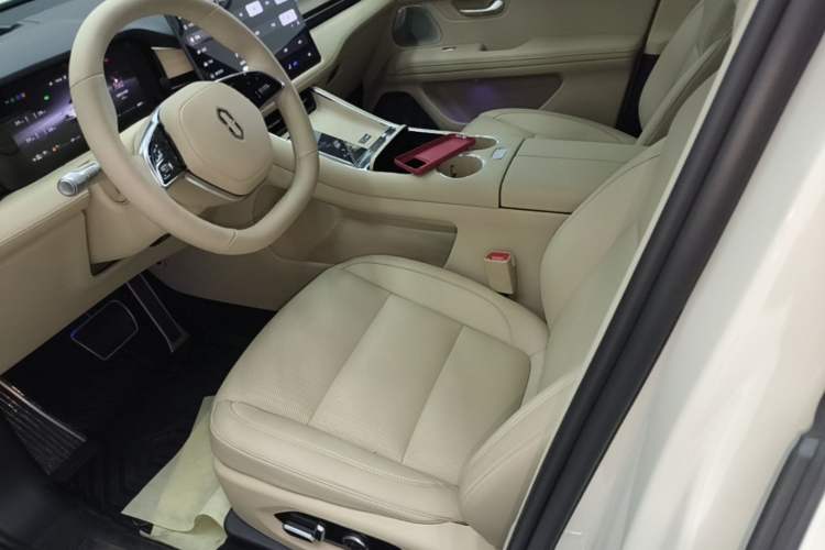 Used Hima AITO M5 2025 Extended-Range Ultra All-Wheel-Drive Version Left Front Seat