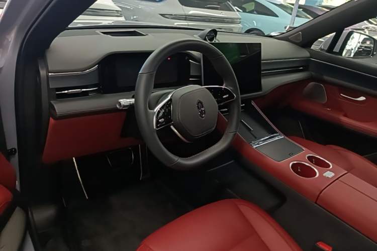 Used Hima AITO M5 2025 Extended-Range Ultra All-Wheel-Drive Version Center Console