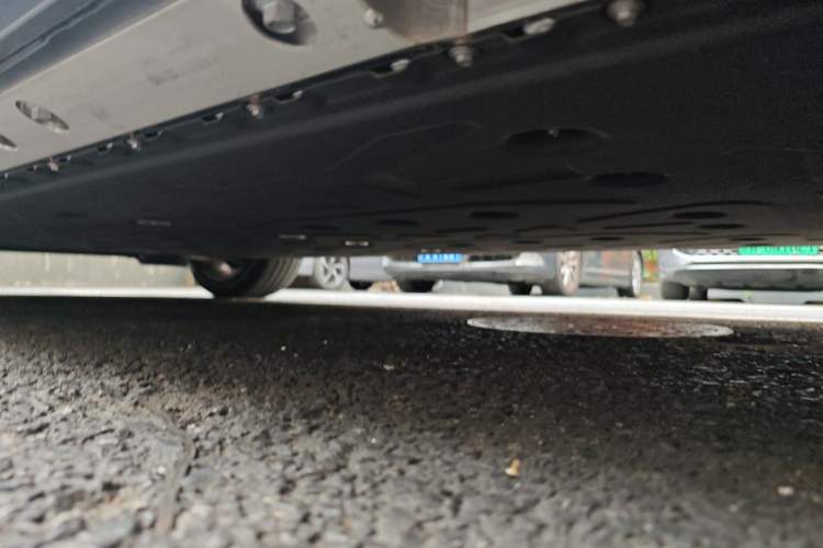 Used Hima AITO M5 2025 All-Electric Ultra Rear-Wheel-Drive Version Chassis Rear Left