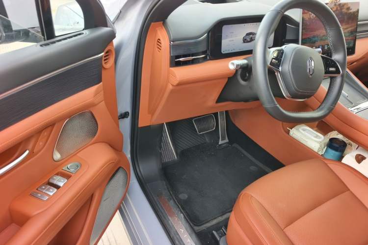 Used Hima AITO M5 2025 Extended-Range Ultra Rear-Wheel-Drive Version Driver Seat