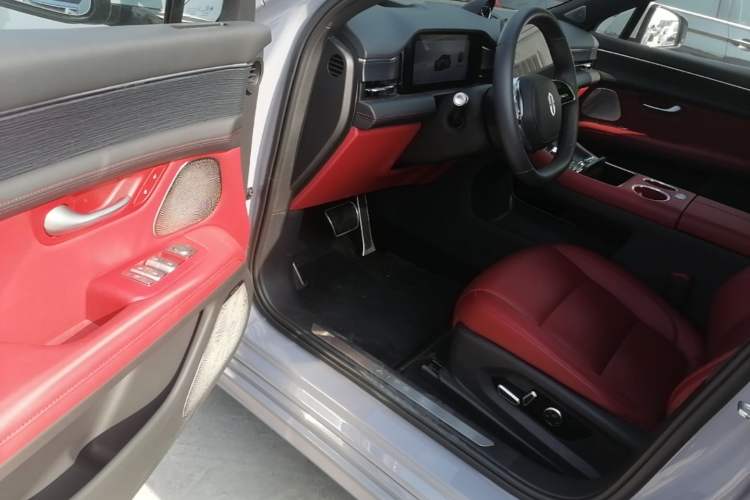 Used Hima AITO M5 2025 Extended-Range Ultra All-Wheel-Drive Version Driver Seat
