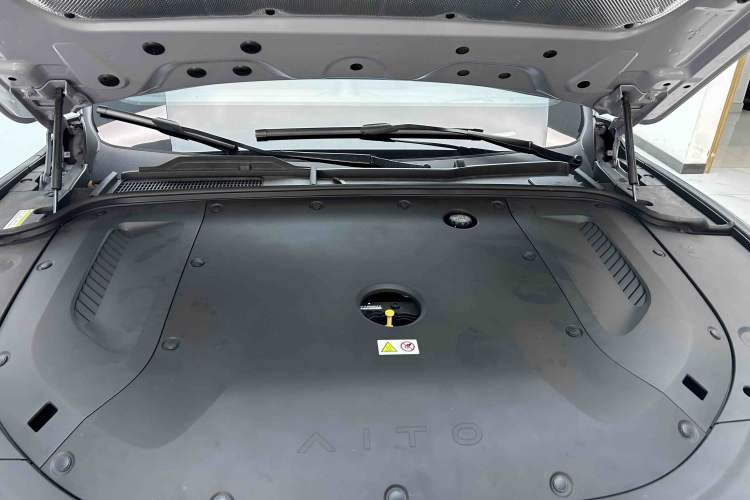 Used Hima AITO M5 2025 Extended-Range Ultra All-Wheel-Drive Version Engine Bay