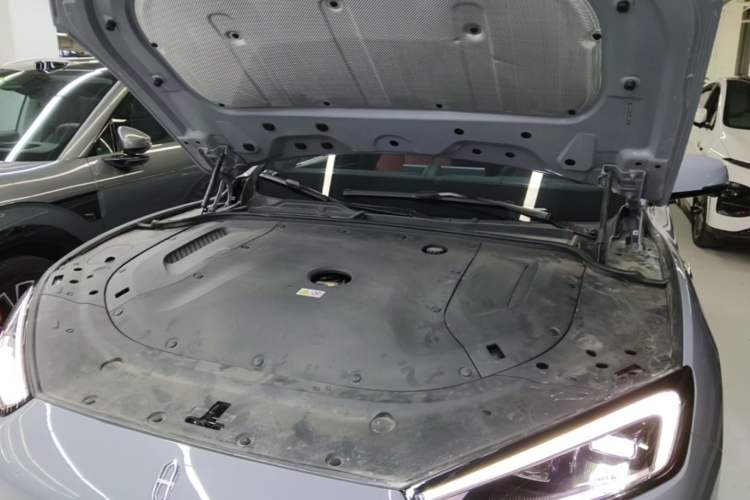 Used Hima AITO M5 2025 Extended-Range Ultra All-Wheel-Drive Version Engine Bay