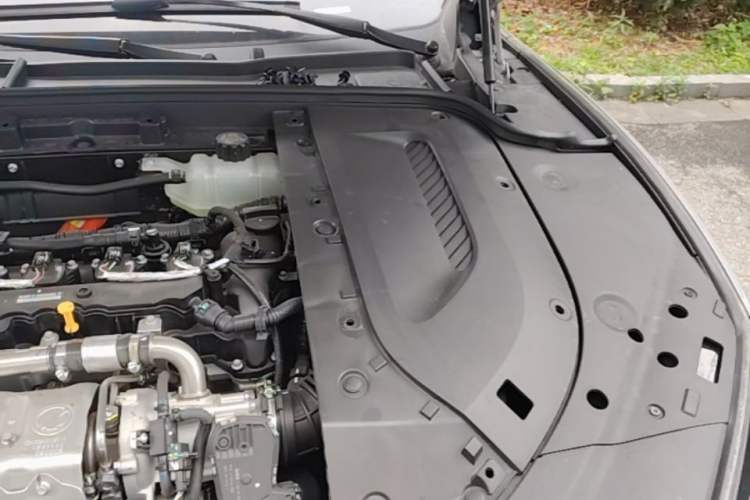 Used Hima AITO M5 2025 Extended-Range Ultra All-Wheel-Drive Version Engine Bay Left