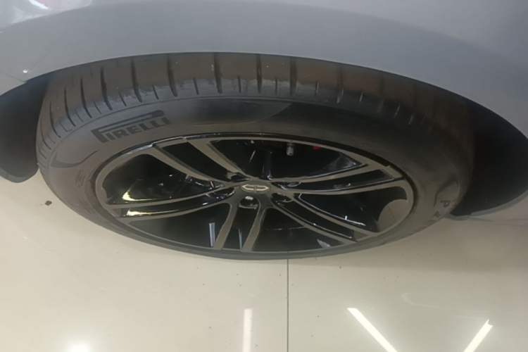 Used Hima AITO M5 2025 Extended-Range Ultra All-Wheel-Drive Version Exterior 4
