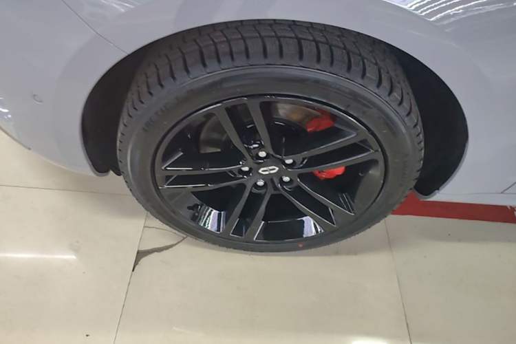 Used Hima AITO M5 2025 Extended-Range Ultra All-Wheel-Drive Version Exterior 4