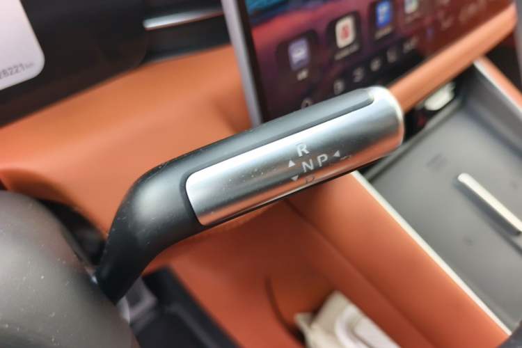Used Hima AITO M5 2025 Extended-Range Ultra Rear-Wheel-Drive Version Gear Lever