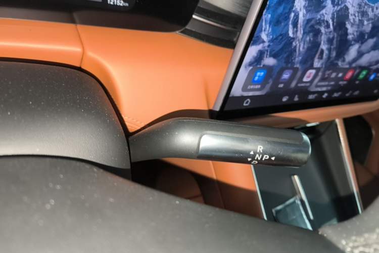 Used Hima AITO M5 2025 Extended-Range Ultra All-Wheel-Drive Version Gear Lever
