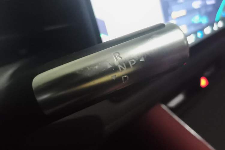 Used Hima AITO M5 2025 Extended-Range Ultra Rear-Wheel-Drive Version Gear Lever