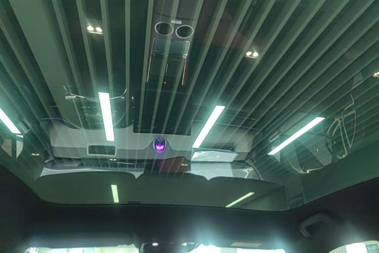 Used Hima AITO M5 2025 Extended-Range Ultra Rear-Wheel-Drive Version Headliner